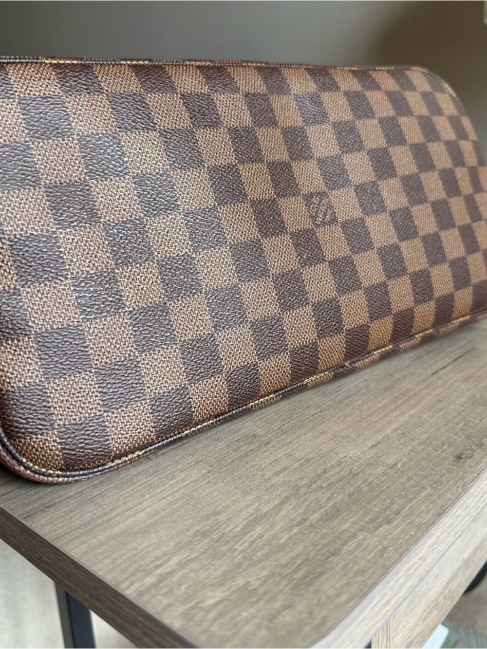 Louis Vuitton Neverfull MM Damier Ebene with Cherry interior. Includes pouch - Picture 3 of 10